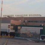 lotnisko bolonia dojazd do centrum