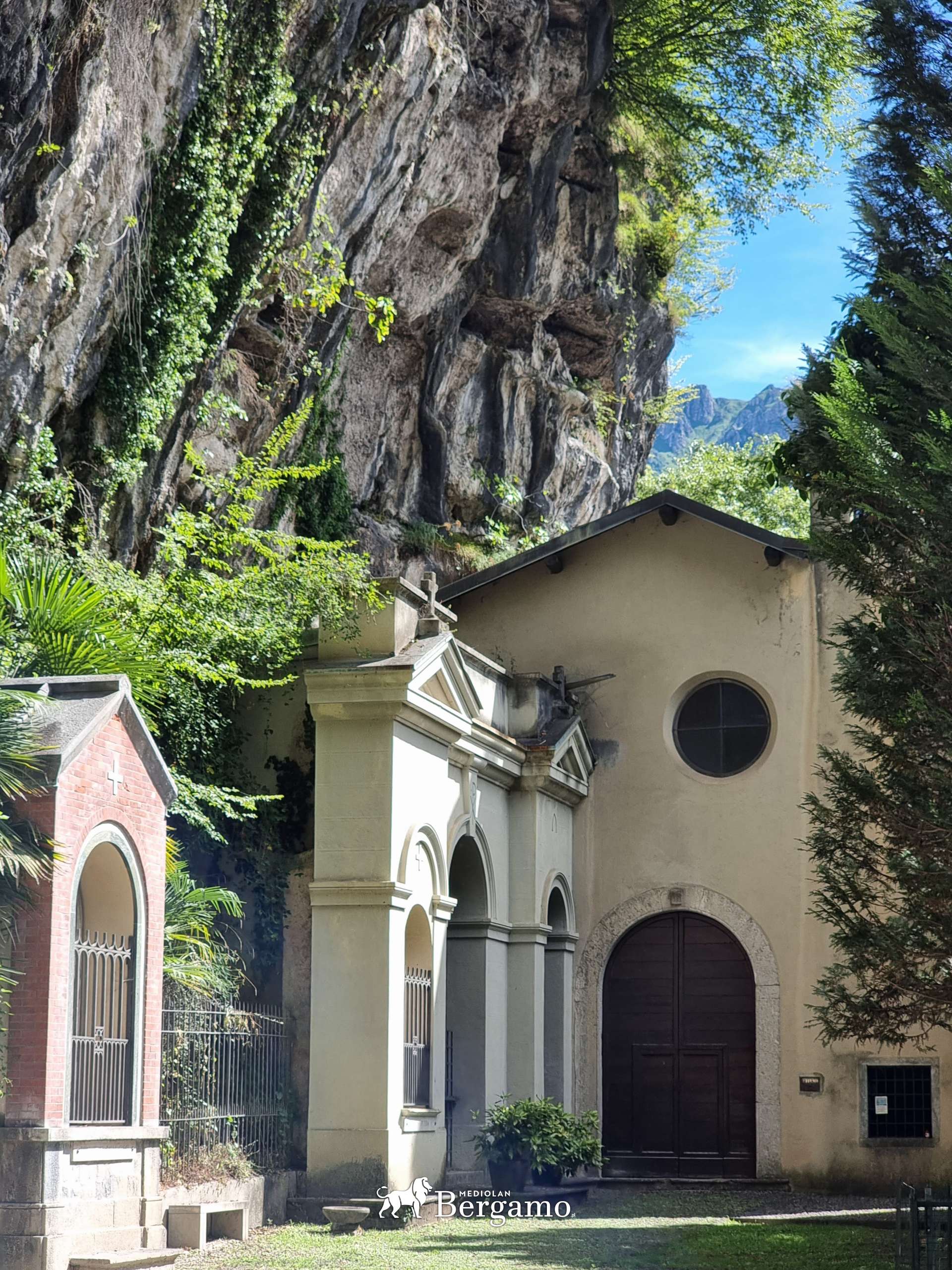 Cmentarz w skale Lecco